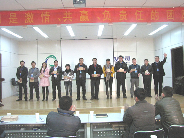 迅達康汪總頒發進步獎 迅達康汪總頒發進步獎