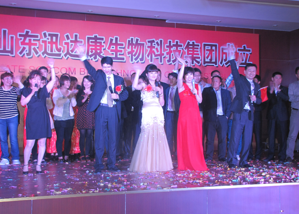 �y������