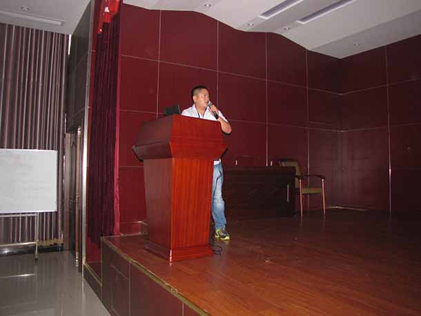 �ڼ��ֹ�˾����(j��ng)�����R